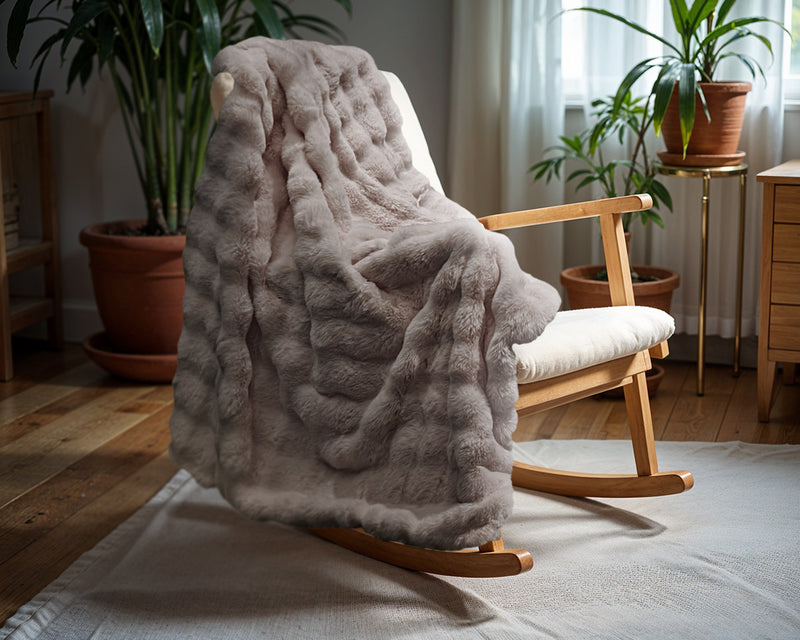 Plaid Pom Rabbit Fur taupe/rose - 150 x 200