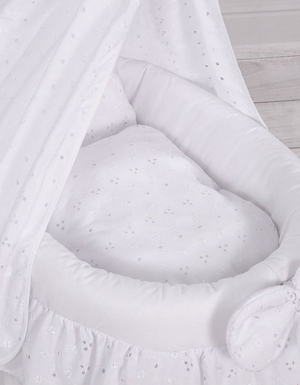 Wiege der Puppe - Rosa mit bestickter Spitze