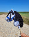 Super Hobby Horse - Super Hobby Horse Premium keppihevonen - kirjava harmaa hevonen mustalla harjalla A4
