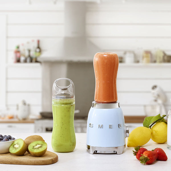 Smeg Kuppiblenderi Sininen 300W - Vuodevaatteet.fi