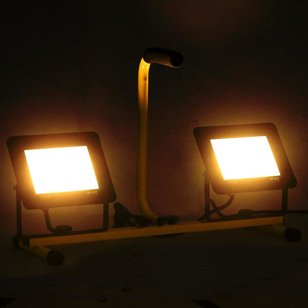 Warmweißer LED-Strahler mit Griff Campianu 2x50 W