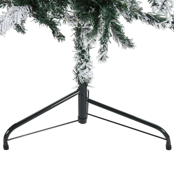 Künstlicher, schmaler Christbaum Zabulica 210 cm mit Schneebedeckung