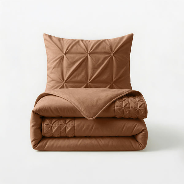 VUODEVAATTEET - Border Pintuck Mocha Moose Pussilakanasetti