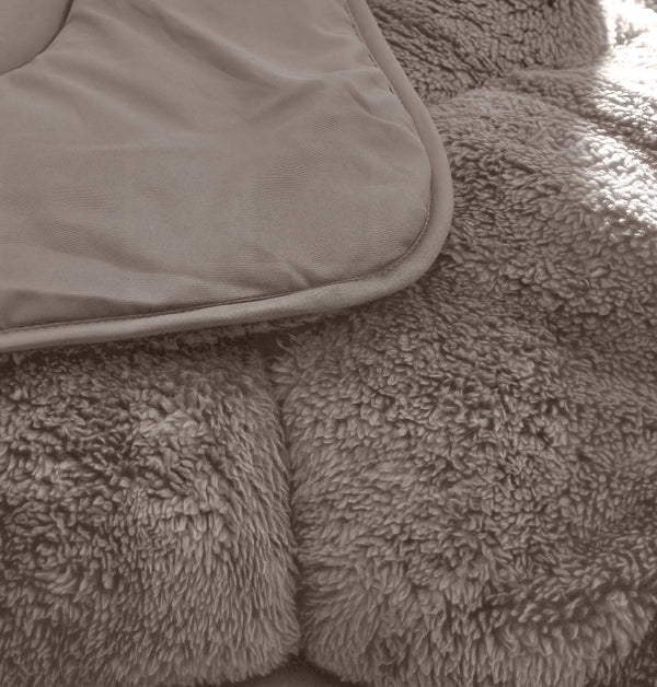 VUODEVAATTEET - Lazy peitto Teddy Taupe/harmaa ylellisillä tyynyliinoilla Tyynyliina