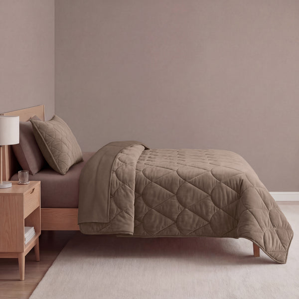 VUODEVAATTEET - Lazy peitto Velvet Taupe/Ruskea ylellisillä tyynyliinoilla Tyynyliina