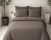 VUODEVAATTEET - Lazy peitto mousseline tumman Taupe tyynyliinoilla