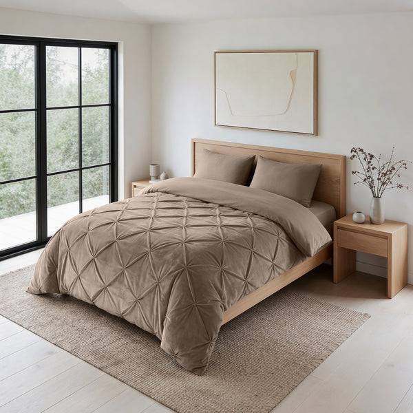 VUODEVAATTEET - Lazy Velvet Pintuck Taupe Lazy peitto