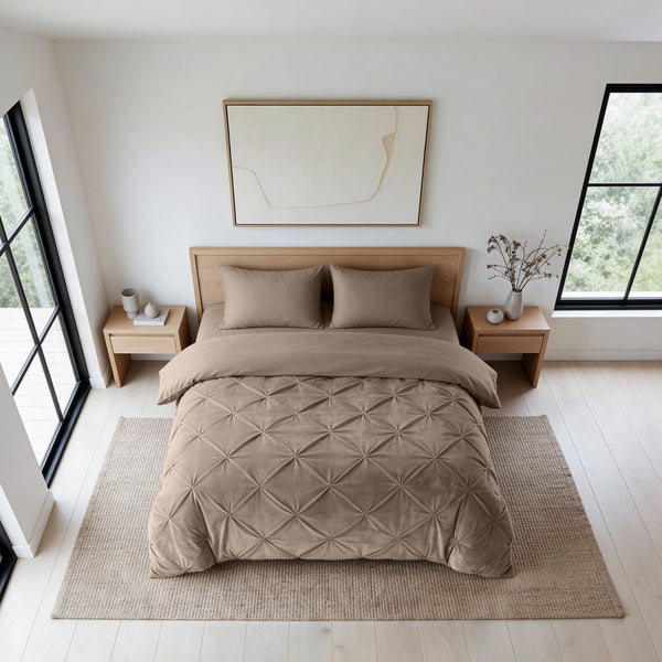 VUODEVAATTEET - Lazy Velvet Pintuck Taupe Lazy peitto