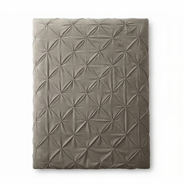 VUODEVAATTEET - Lazy Velvet Pintuck Hiekka Lazy peitto