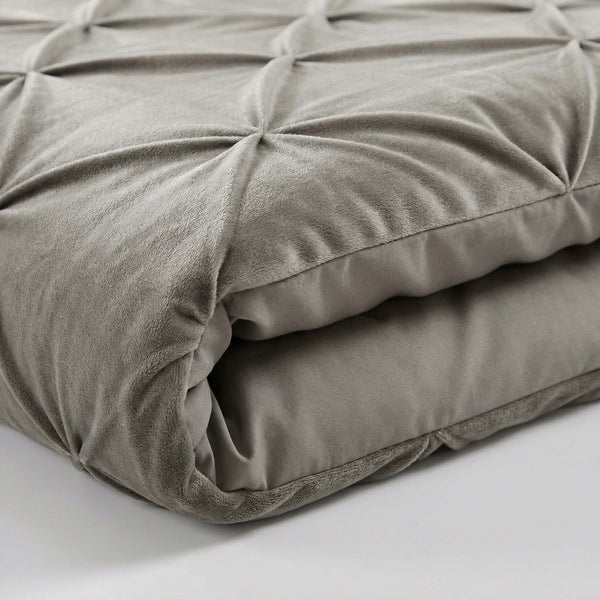 VUODEVAATTEET - Lazy Velvet Pintuck Hiekka Lazy peitto