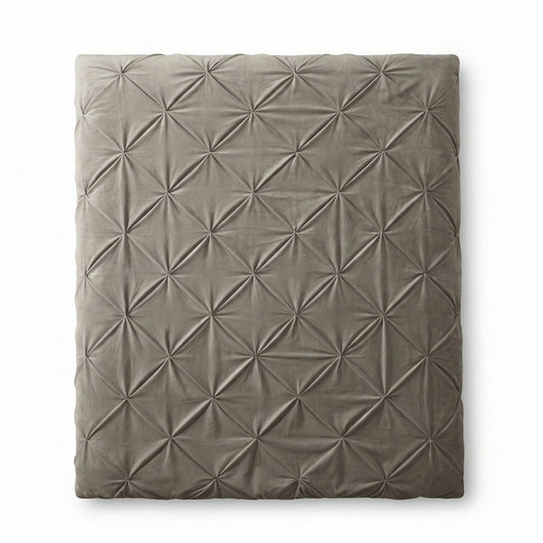 VUODEVAATTEET - Lazy Velvet Pintuck Hiekka Lazy peitto