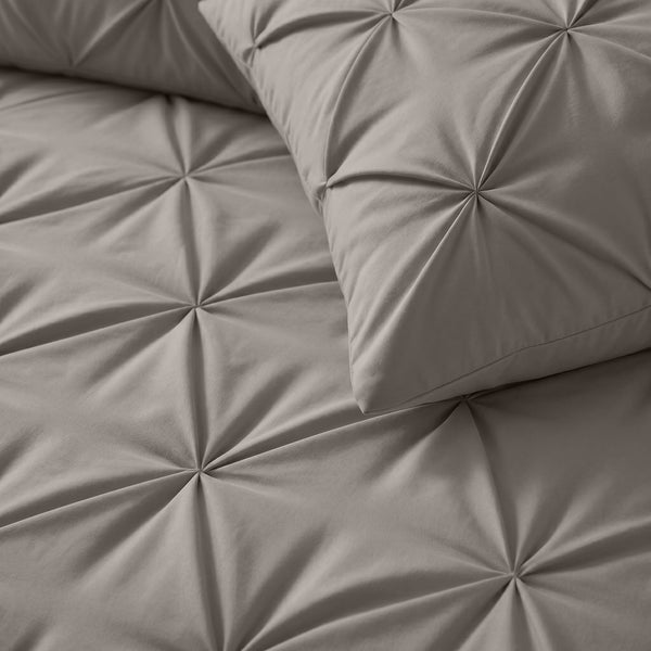 VUODEVAATTEET - Lazy Pintuck Tyynyliina 2-pack Taupe/Harmaa