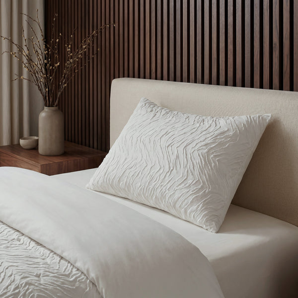 VUODEVAATTEET - Lazy peitto Salva Beige Tyynyliinoilla