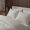 VUODEVAATTEET - Lazy peitto Salva Beige Tyynyliinoilla