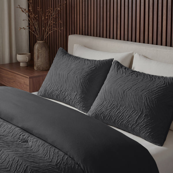 VUODEVAATTEET - Lazy peitto Salva Harmaa Tyynyliinoilla