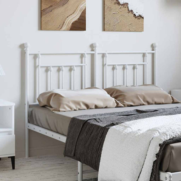 Valkoinen metallinen sängynpääty Timpau 135cm