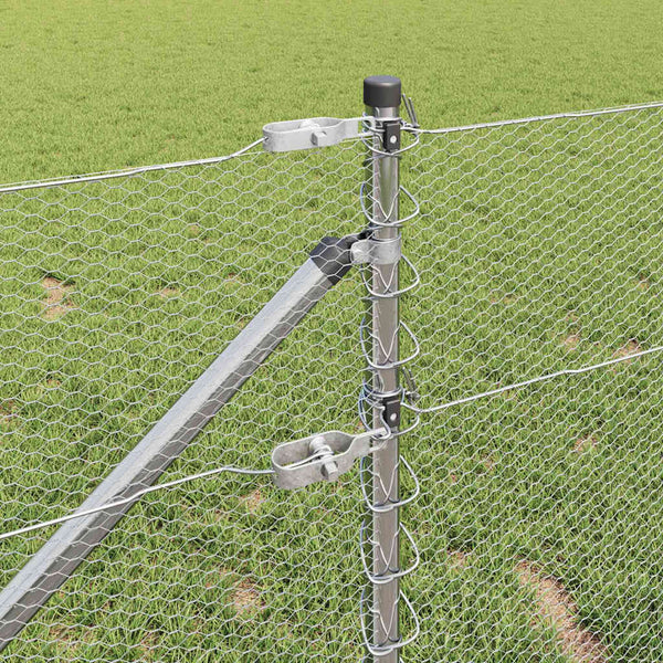 0,6 x 25 m Hopea aita paalujen kanssa