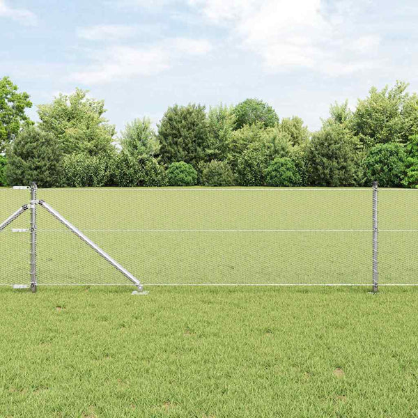0,6 x 25 m Hopea aita paalujen kanssa