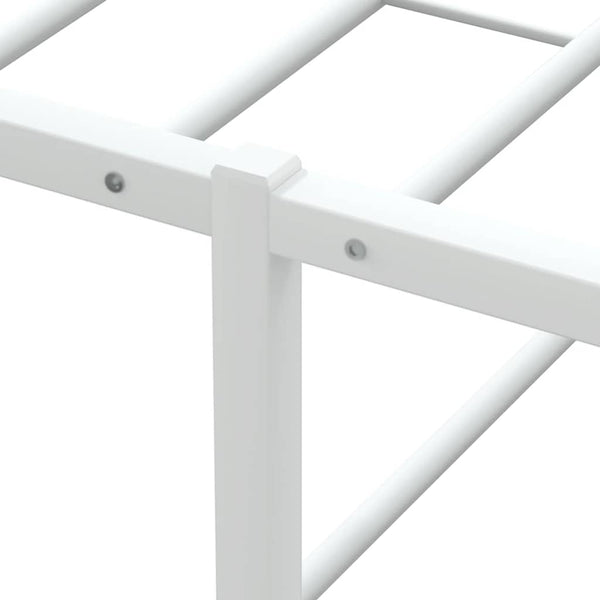 Weißes Bettgestell ohne Matratze Hamza 140x200cm (Metall)