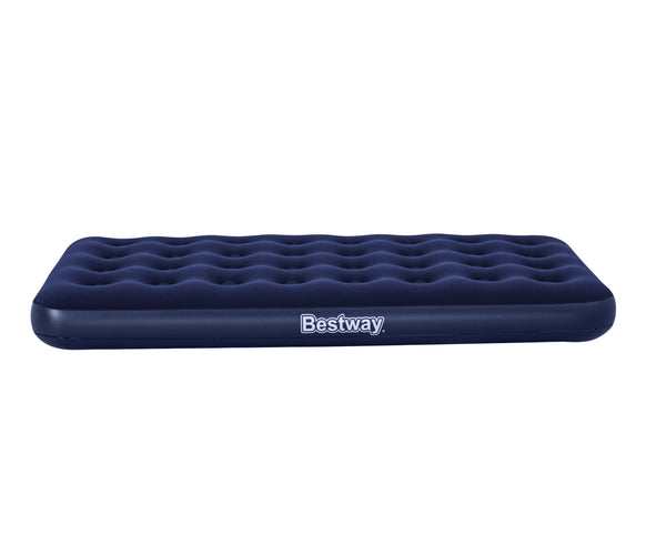 Bestway 67001 -materassi on kuvassa esillä. Se on turistimatkailijoille suunniteltu ilmapatja, joka on kooltaan 188 cm x 99 cm x 22 cm. Patjassa on käytännöllinen ja kestävä rakenne, ja se sopii hyvin retkeilyyn ja matkailuun.
