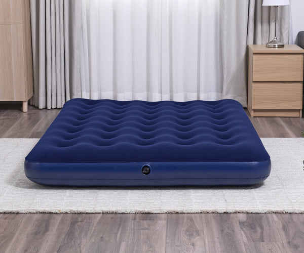 Bestway 67287 -materassi on täysikokoinen ja tyylikäs ilmapatja, jossa on sisäänrakennettu pumppu. Patja on mitoiltaan 191cm x 137cm x 22cm.
