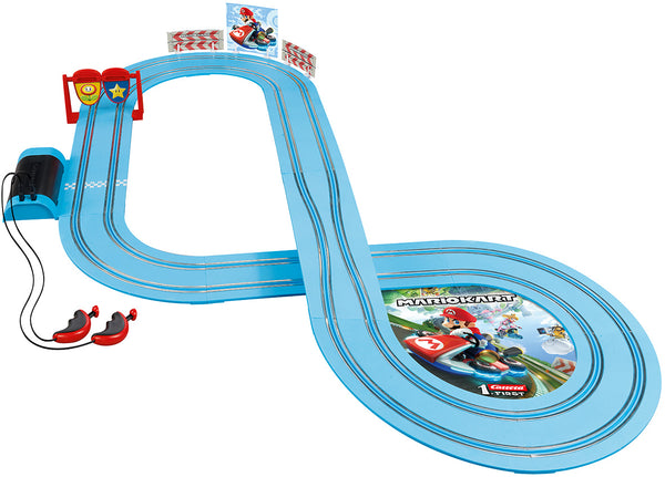 Carrera First -autorata, jossa on Nintendo Mario Kart -teema. Radalla on Mario ja Luigi -hahmot.