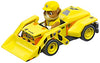 Paw Patrol -teemainen Carrera First -autorata, jossa kaksi autoa ajamassa radalla.
