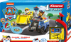 Paw Patrol -aiheinen Carrera First -autorata, jossa kaksi autoa radalla.