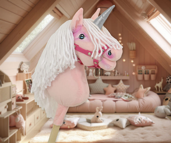 Super Hobby Horse - Keppihevonen yksisarvinen - vaaleanpunainen valkoisella harjalla ja hopeisella sarvella A4