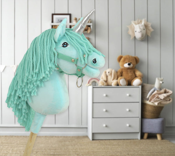 Super Hobby Horse - Hobby Horse yksisarvinen kepillä minttu mintunvärisellä harjalla ja hopeisella sarvella A4