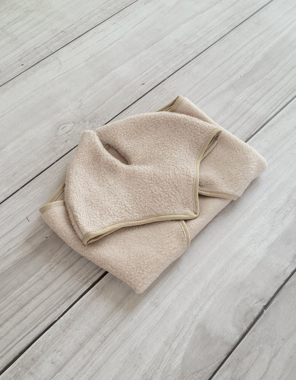 Steckenpferddecke und Ohrenhauben A3 - Beige