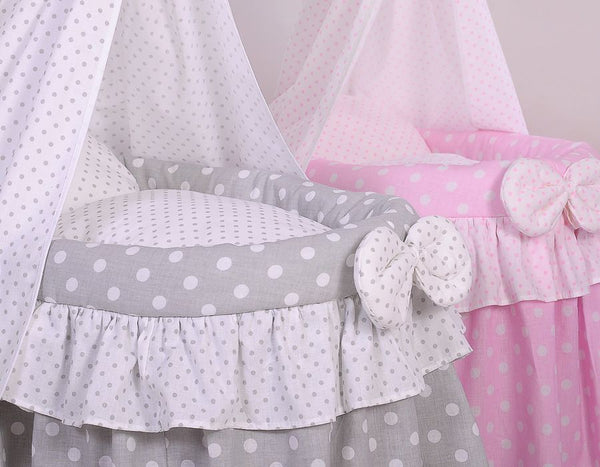 Wiege Grau der Puppe
