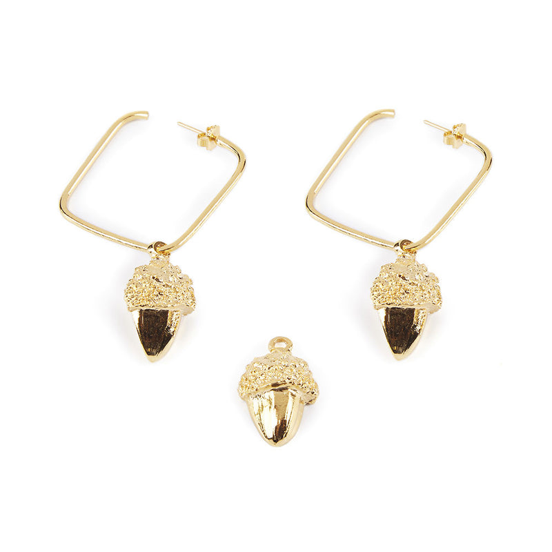 Shabama Square Acorn Earrings #Shiny Gold 1 U | Vuodevaatteet.fi