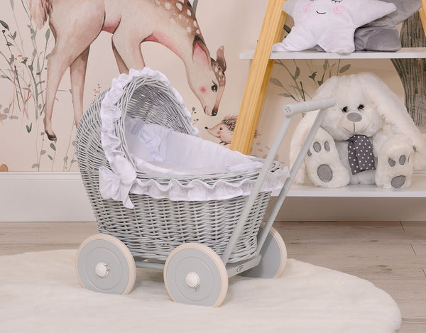 Grauer und weißer Puppenwagen